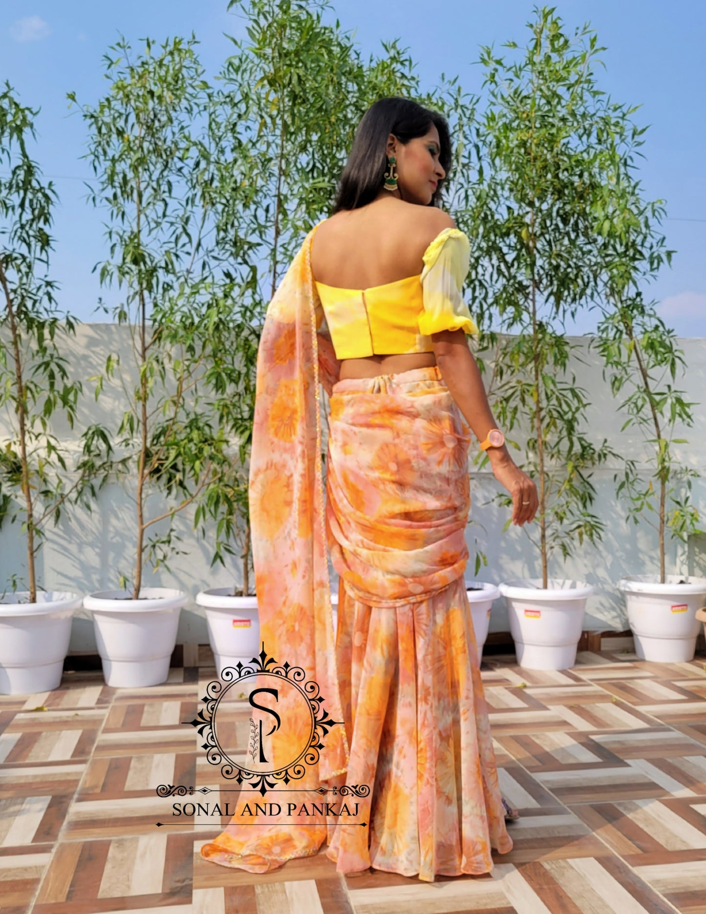 Blouse froncée orange ombragée avec sari prêt à porter - RTW01176