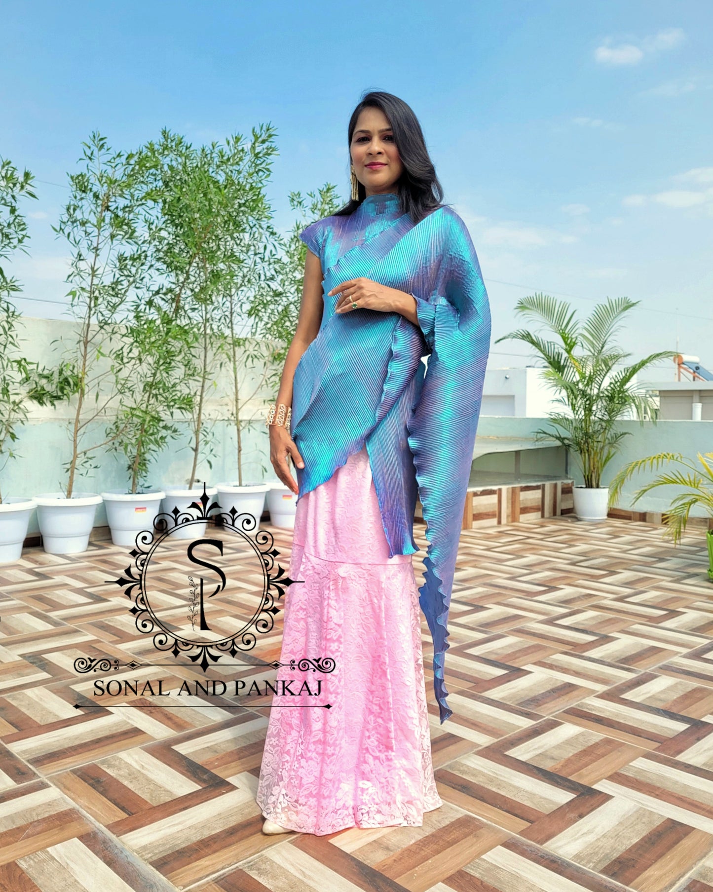 Chemisier de style haut plissé métallisé avec sari prêt à porter - RTW01189