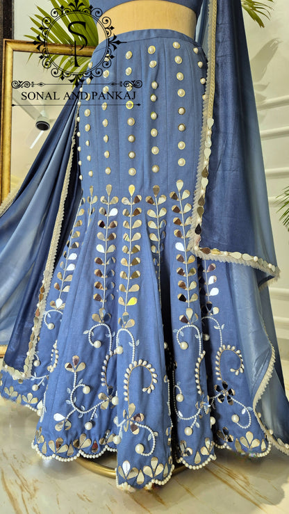 Chemisier de style veste brodée de paon 3D avec sari à volants prêt à porter - SA00727