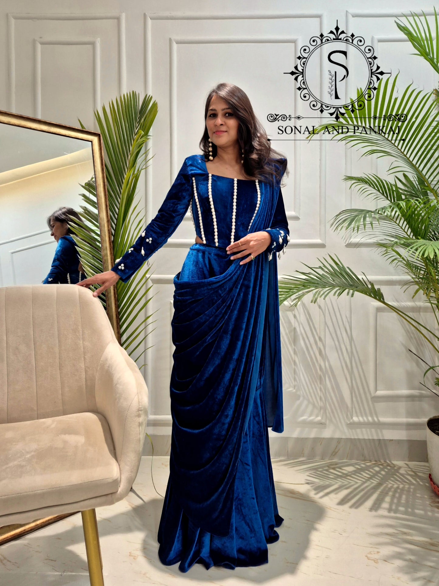 Sari imprimé bandhani rouge prêt à porter avec chemisier brodé à la main - SA00806