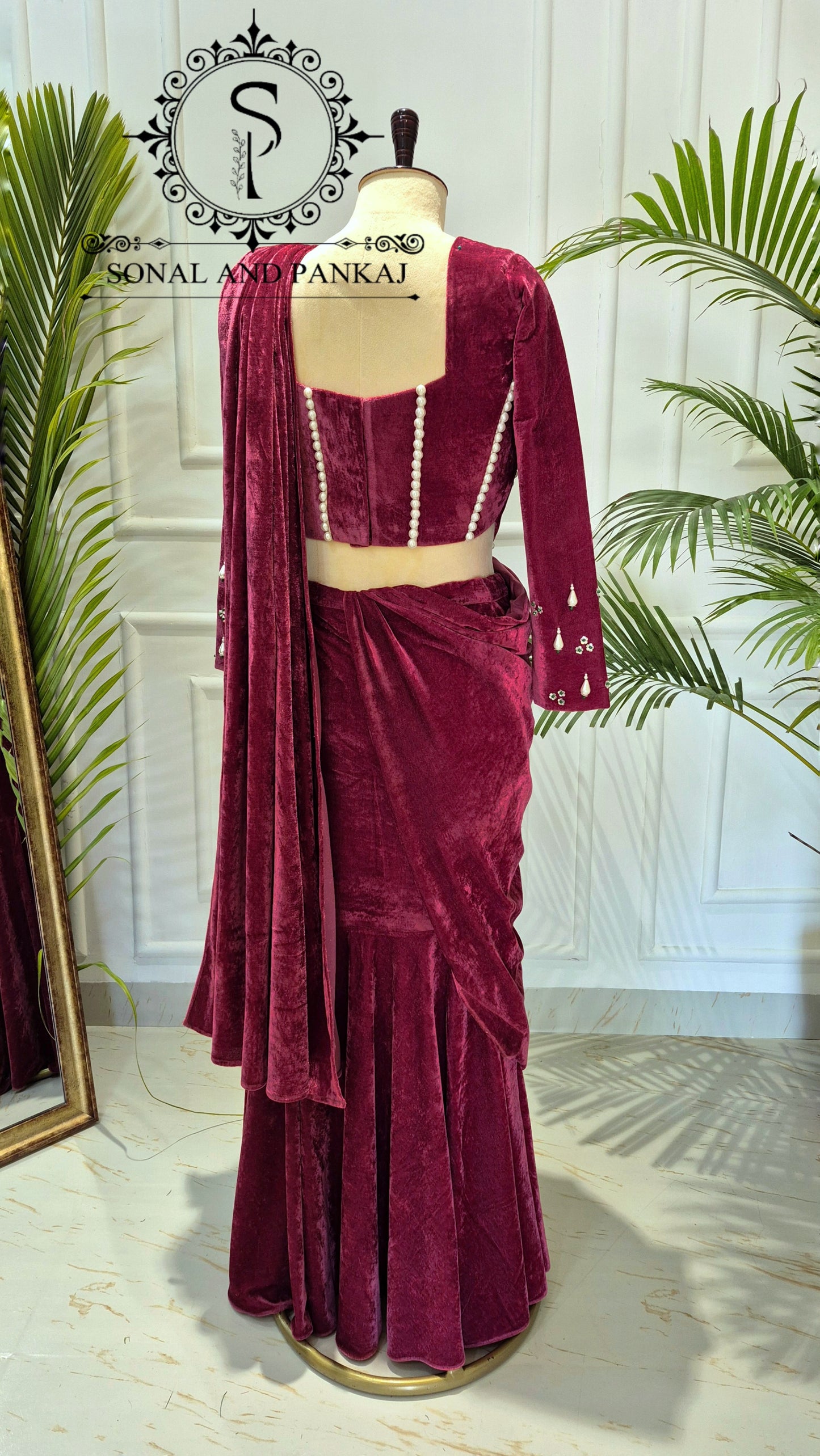 Sari imprimé bandhani rouge prêt à porter avec chemisier brodé à la main - SA00806