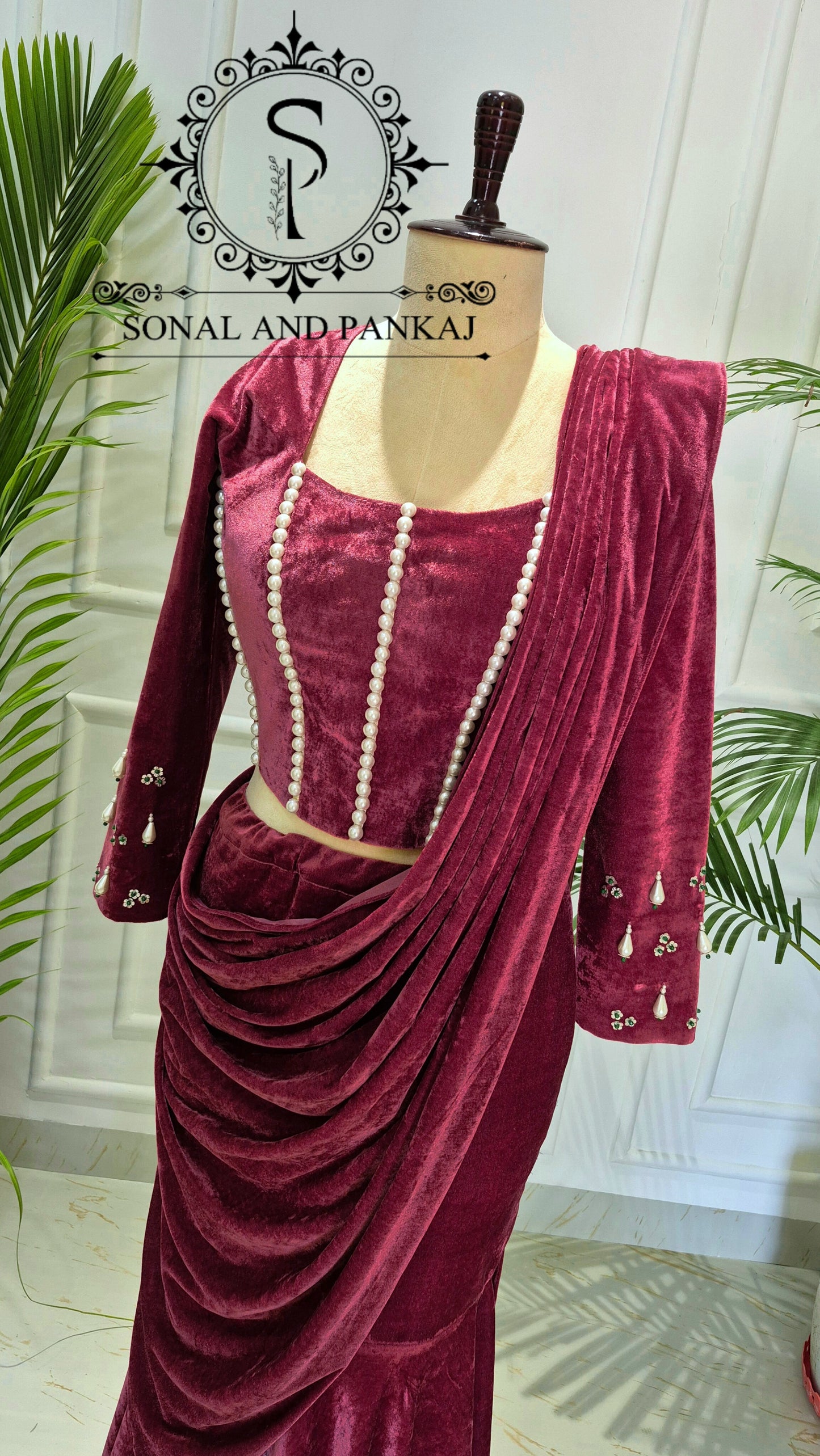 Sari imprimé bandhani rouge prêt à porter avec chemisier brodé à la main - SA00806