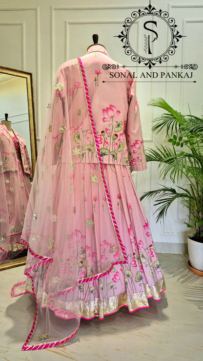 Blouse Bandhej faite à la main avec organza Duppatta et Chandri Jaal Lehenga - LH01202