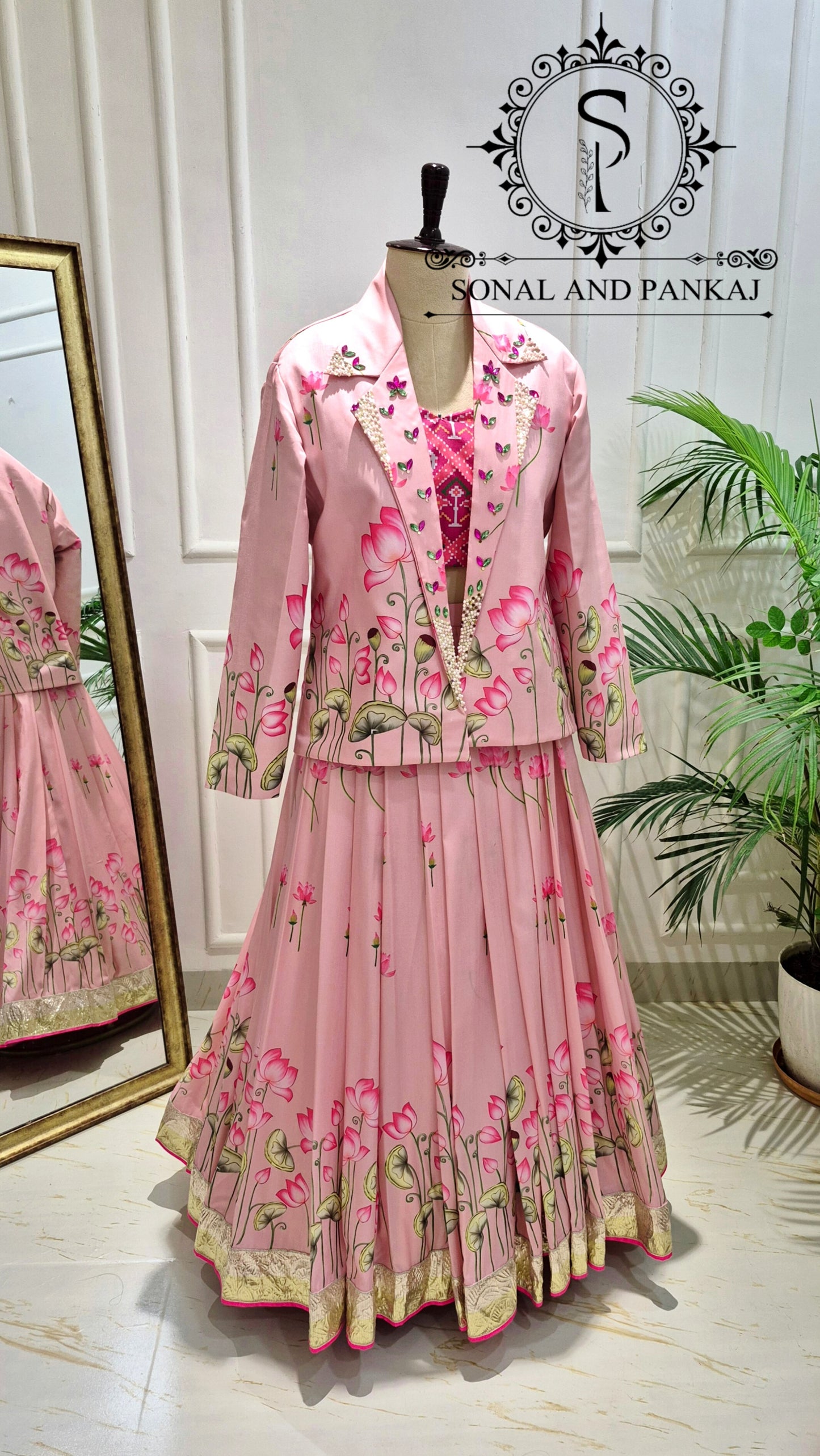 Blouse Bandhej faite à la main avec organza Duppatta et Chandri Jaal Lehenga - LH01202