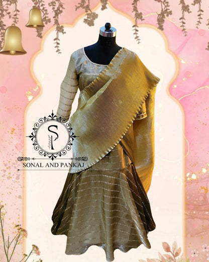 Blouse plissée métallisée et sari prêt à porter - RTW01229