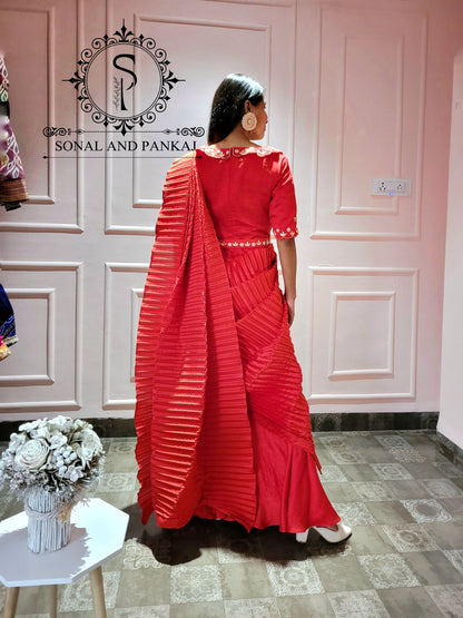 Saree de robe Pallu écrasé rouge prêt à porter - SA00977